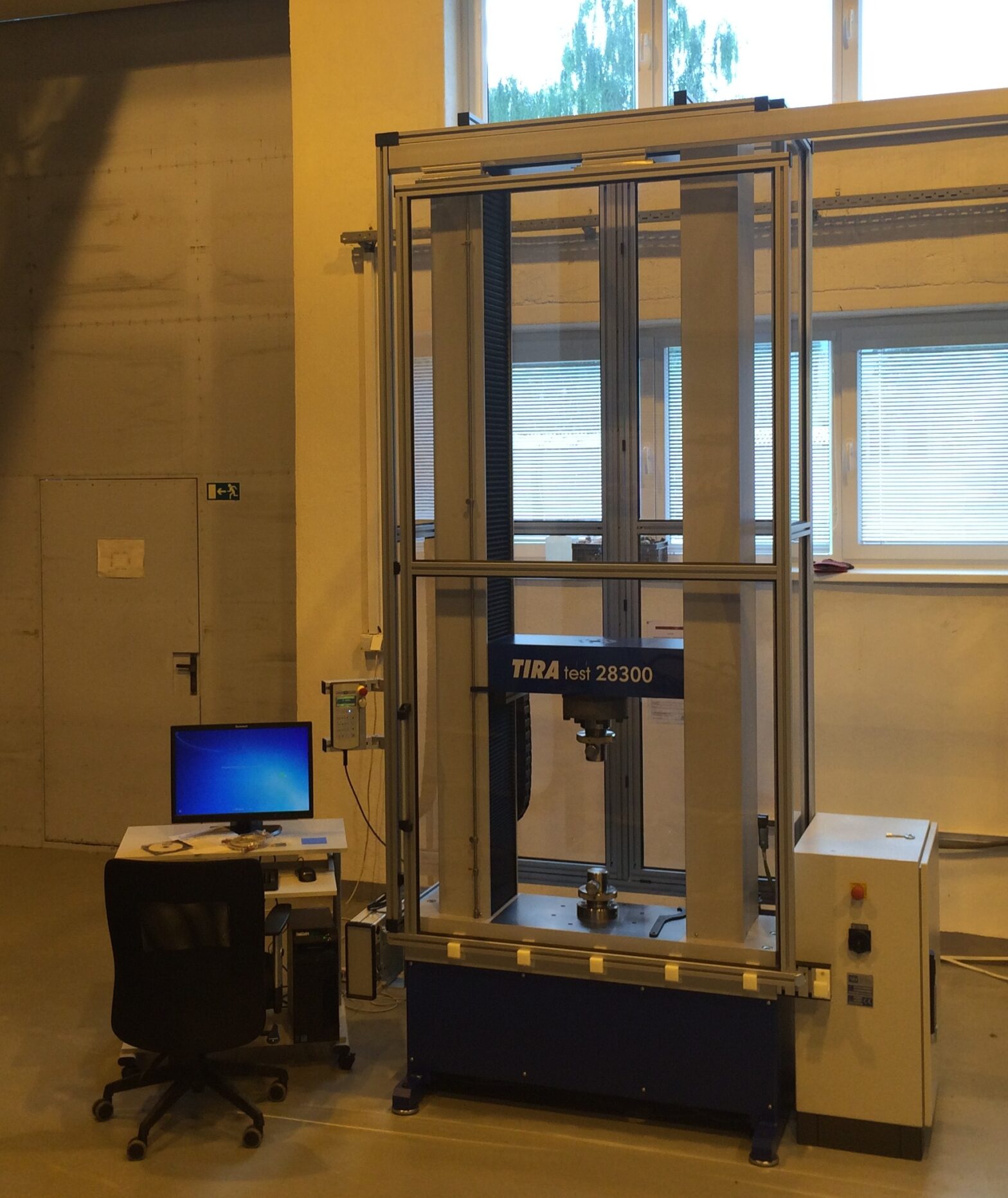 TIRAtest 28300S AERO Aerospace