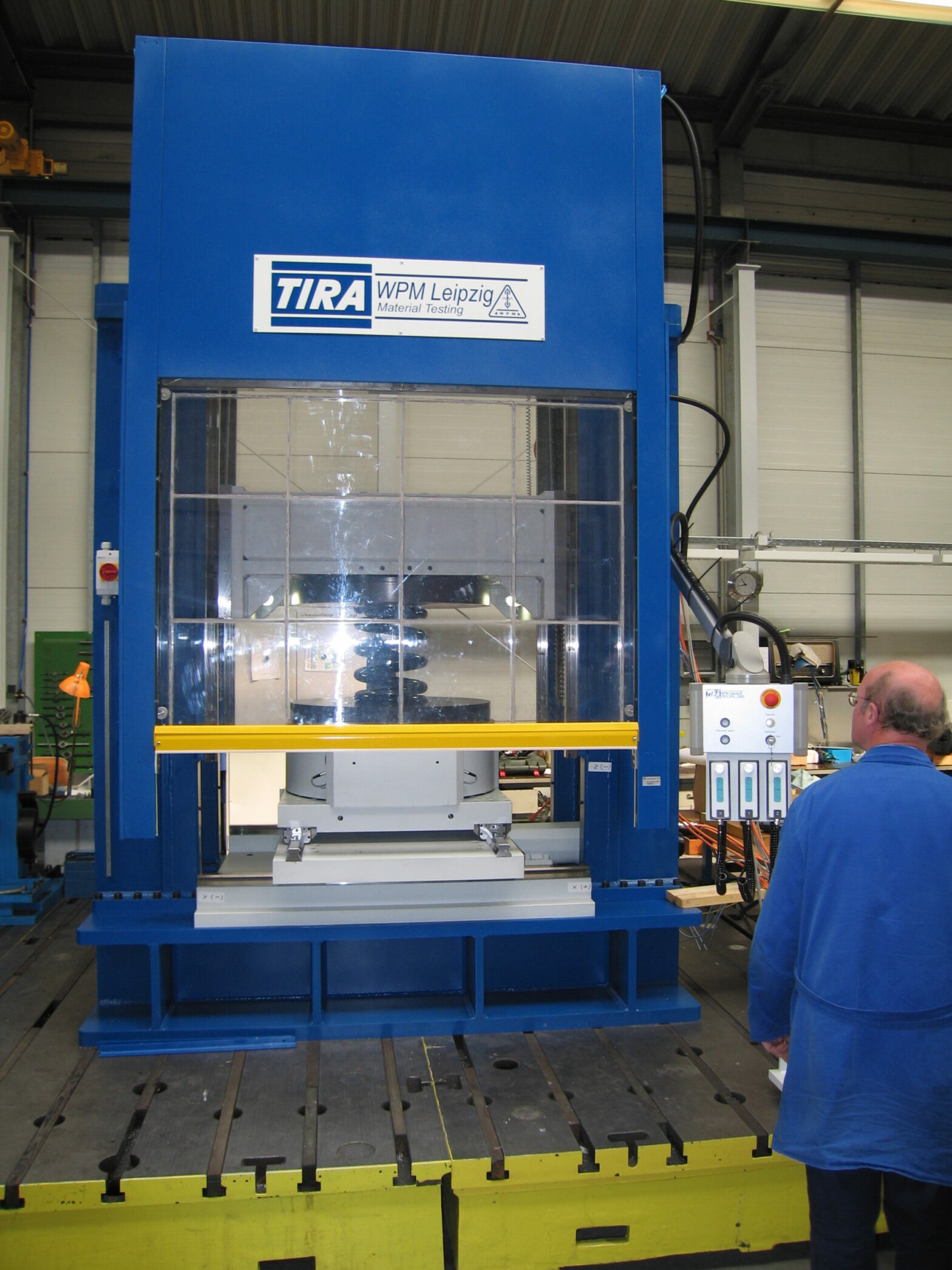 Zkušební stroj pro zkoušky šroubových / vinutých / pružin FED 400 B